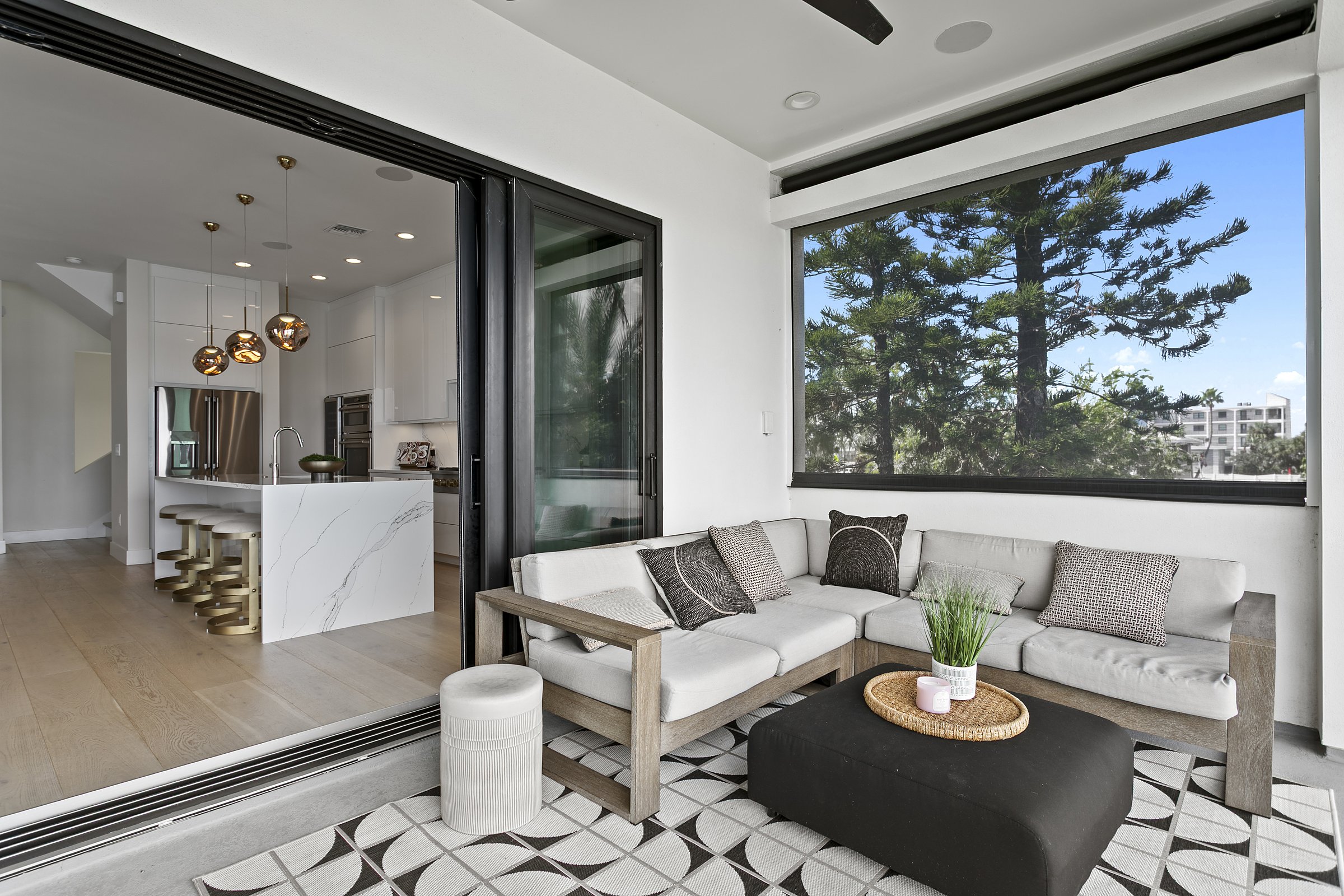 Balcony lounge